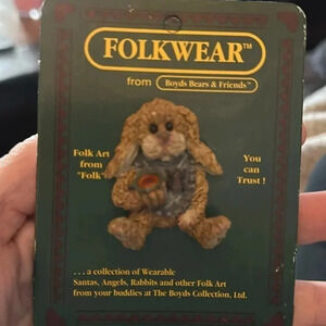 Folkwear Boyds Bears and Friends pin. Free with 2+ item bundle.